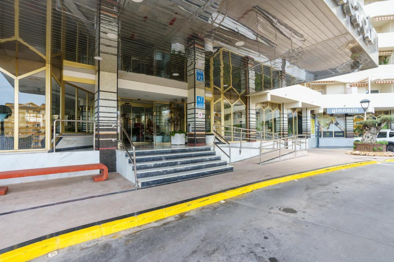 Seaview Beachfront Studio With Aqua Park & Balcony Benalmadena Bilik gambar