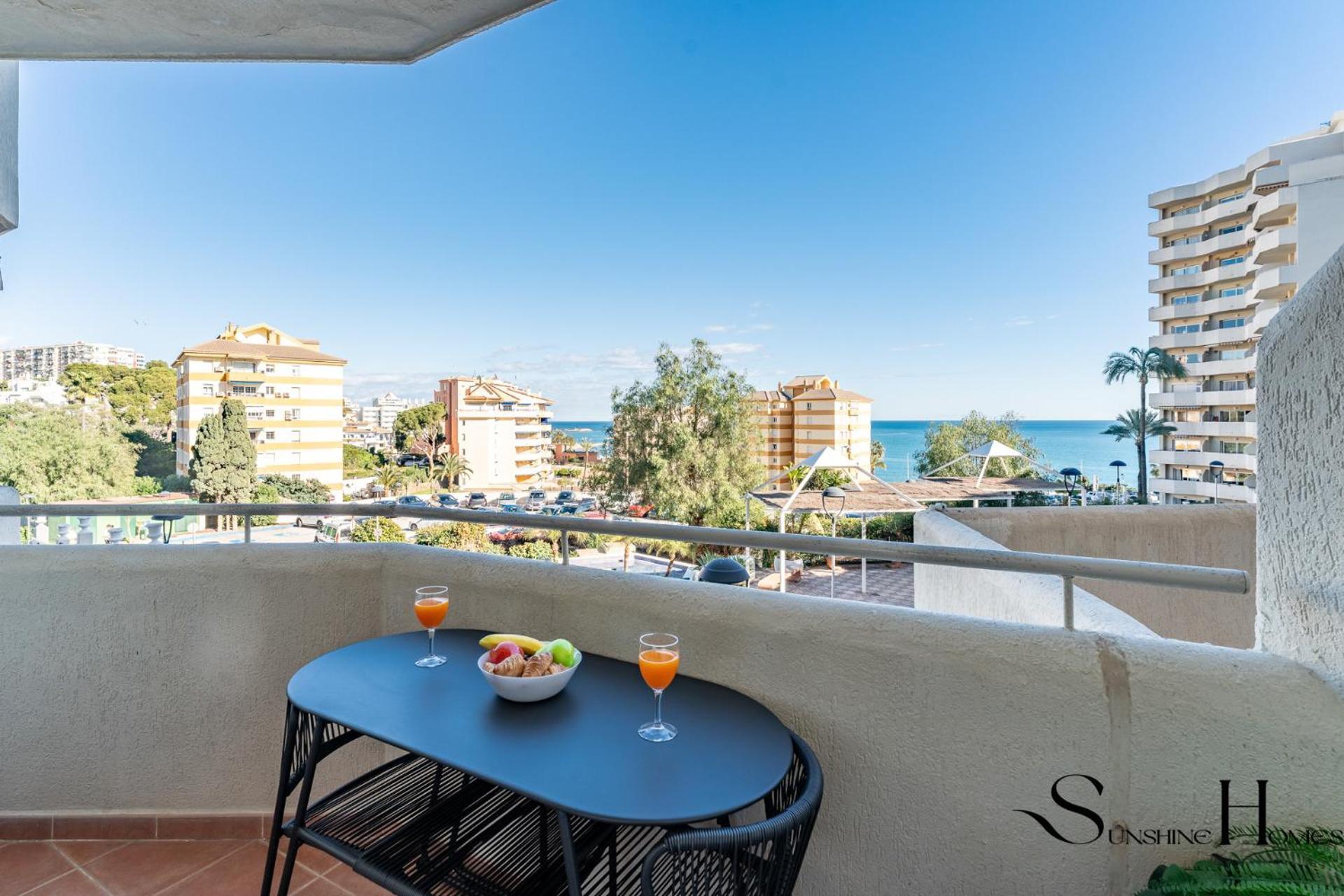 Seaview Beachfront Studio With Aqua Park & Balcony Benalmadena Luaran gambar