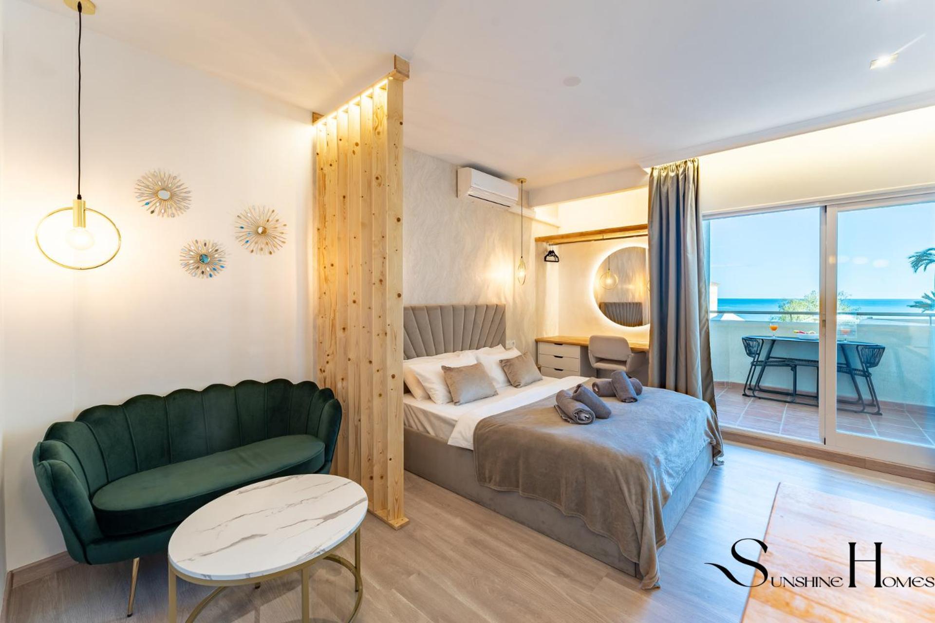 Seaview Beachfront Studio With Aqua Park & Balcony Benalmadena Luaran gambar