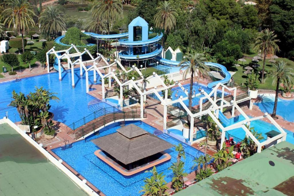 Seaview Beachfront Studio With Aqua Park & Balcony Benalmadena Luaran gambar